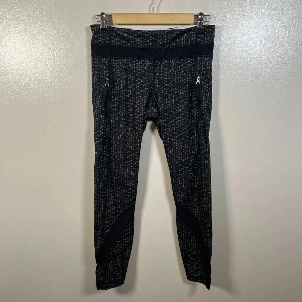 Lululemon Inspire Tight II Size 6 Samba Snake Battleship Black Athletic Active